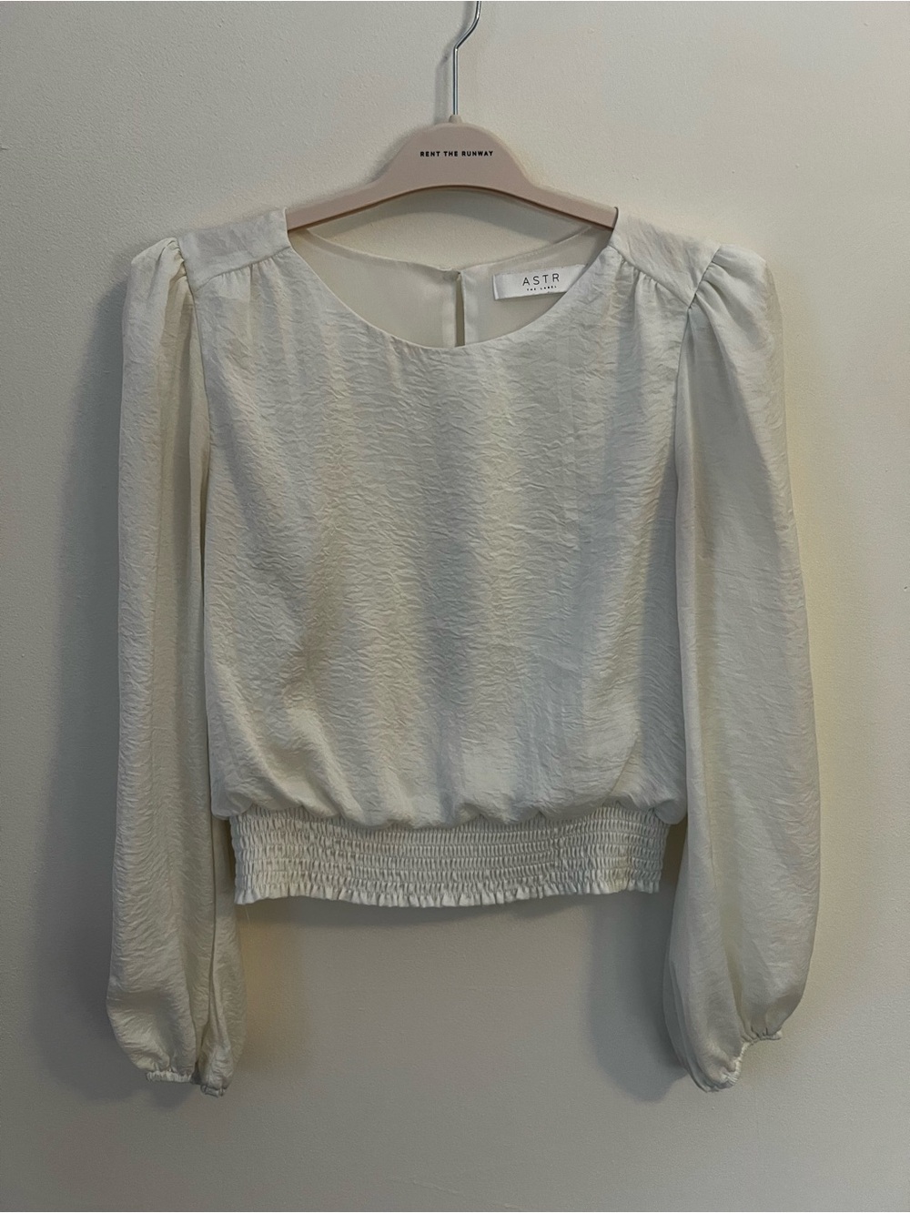 ASTR Cream Long-Sleeve Smocked Hem Blouse